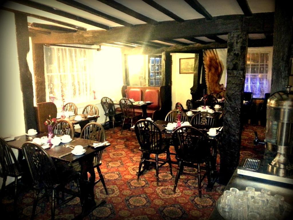 קולצ'סטר Riverside Hotel מראה חיצוני תמונה