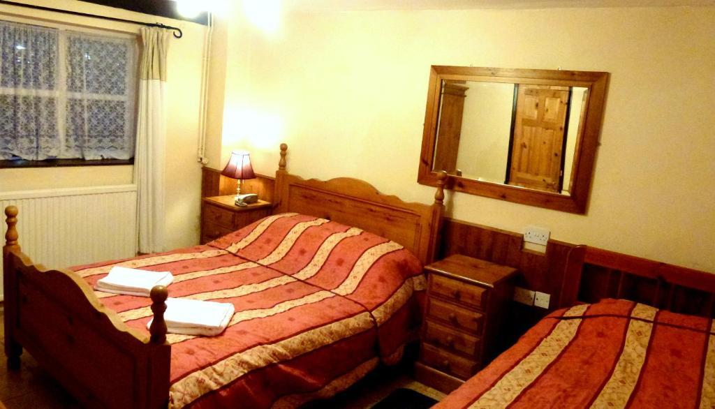 קולצ'סטר Riverside Hotel חדר תמונה